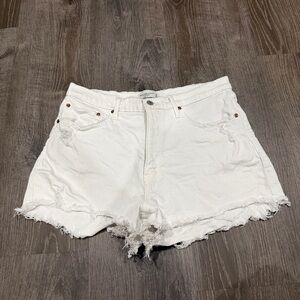 Abercrombie & Fitch White High Rise The Mom Short Curve Love